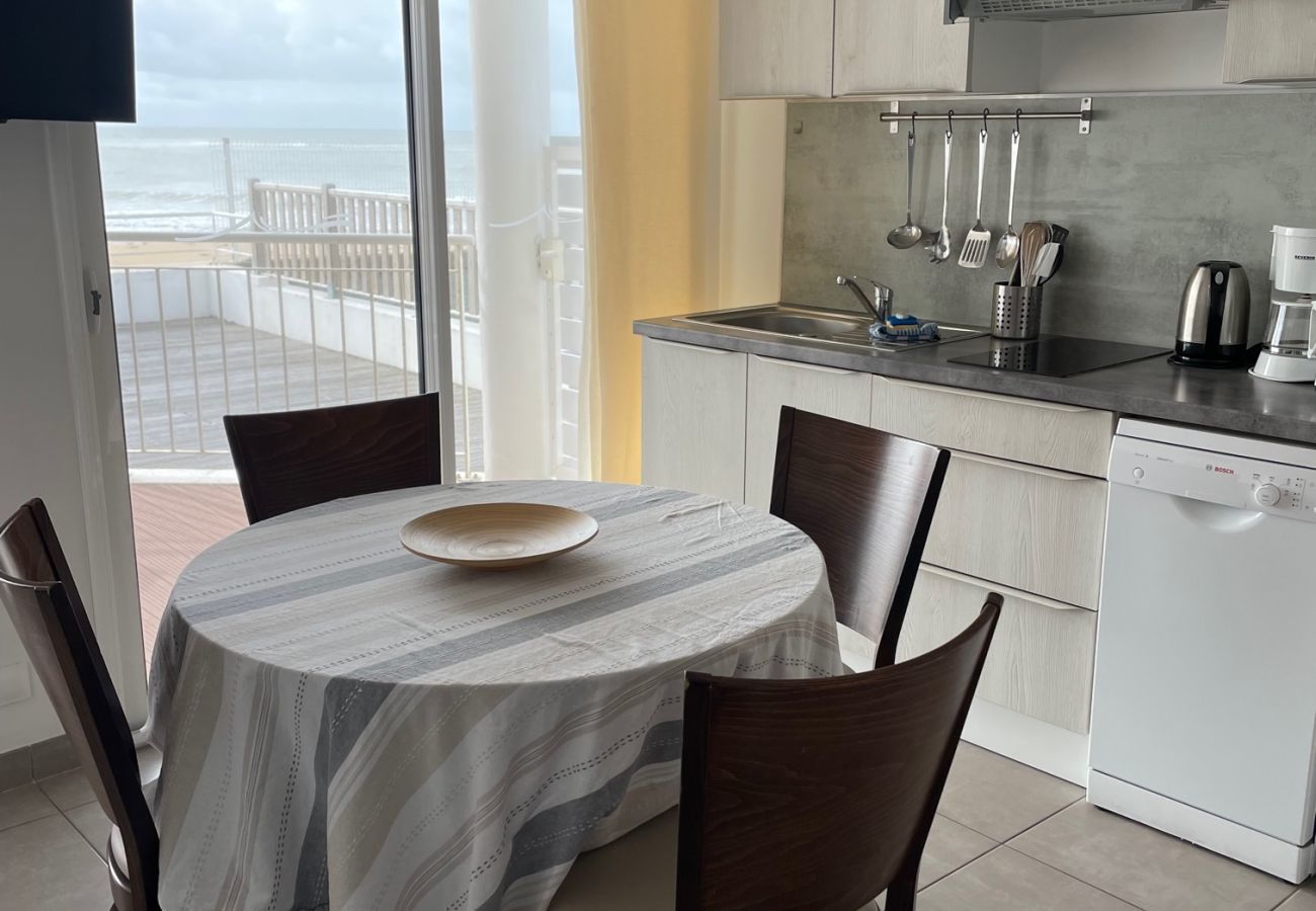 Apartment in La Tranche-sur-Mer - Sea view for 4 at La Tranche Sur Mer