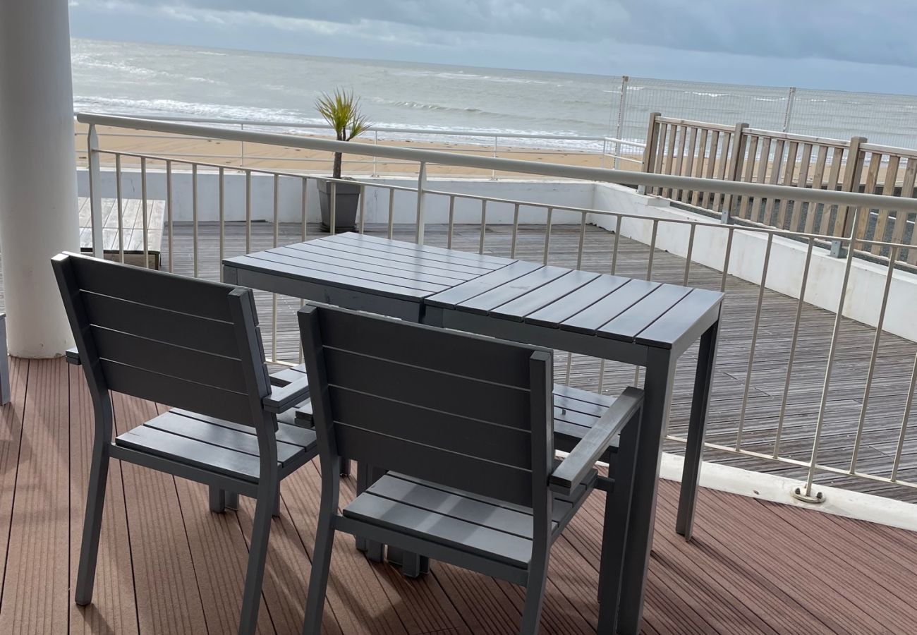 Apartment in La Tranche-sur-Mer - Sea view for 4 at La Tranche Sur Mer
