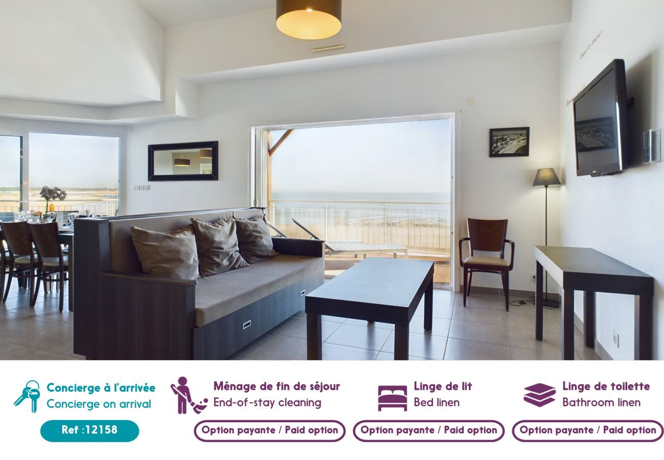 Apartment in La Tranche-sur-Mer - On the beach, flat for 12, amazing sea view