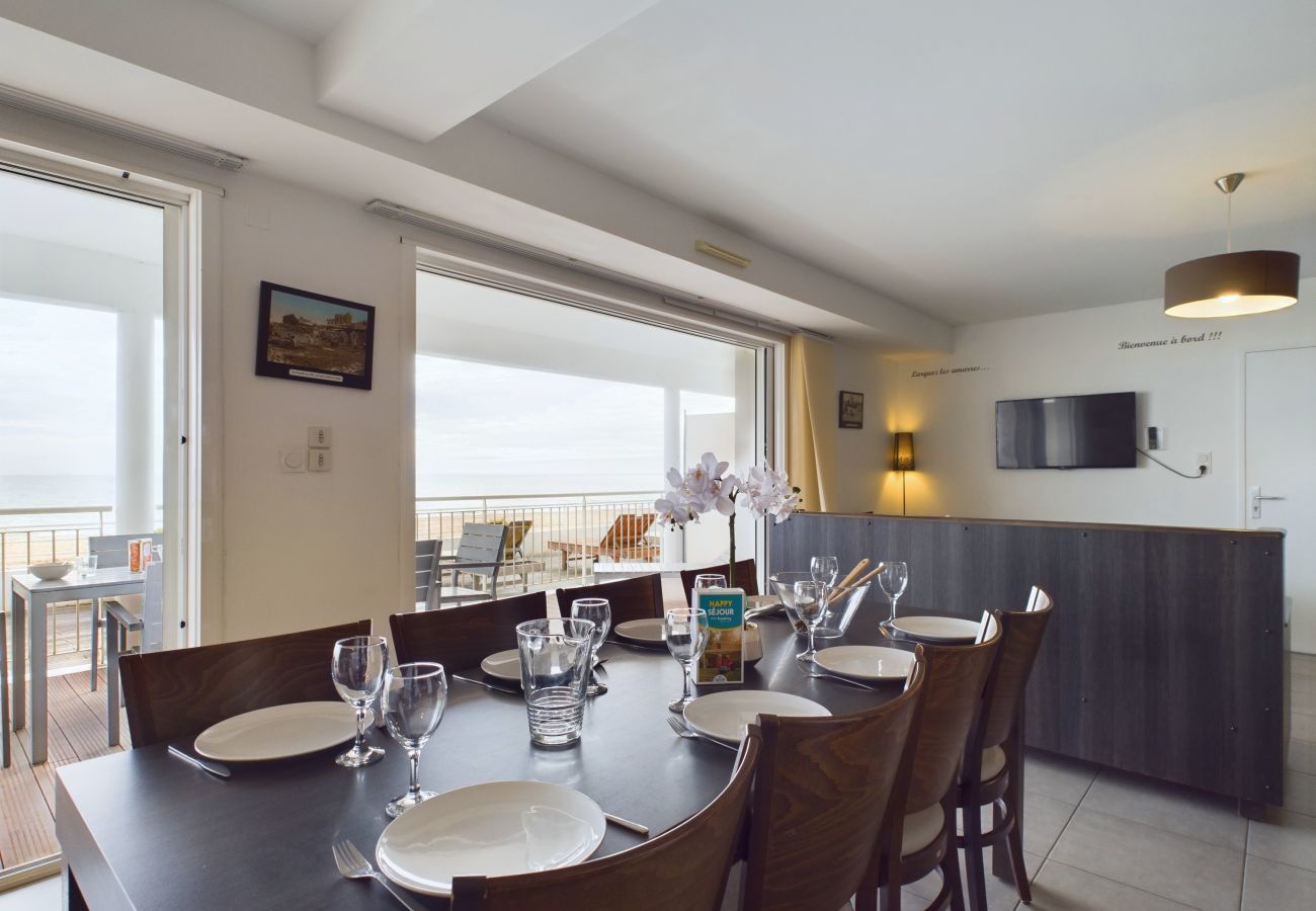 Apartment in La Tranche-sur-Mer - Apartment for 12 - sea view - Terrace
