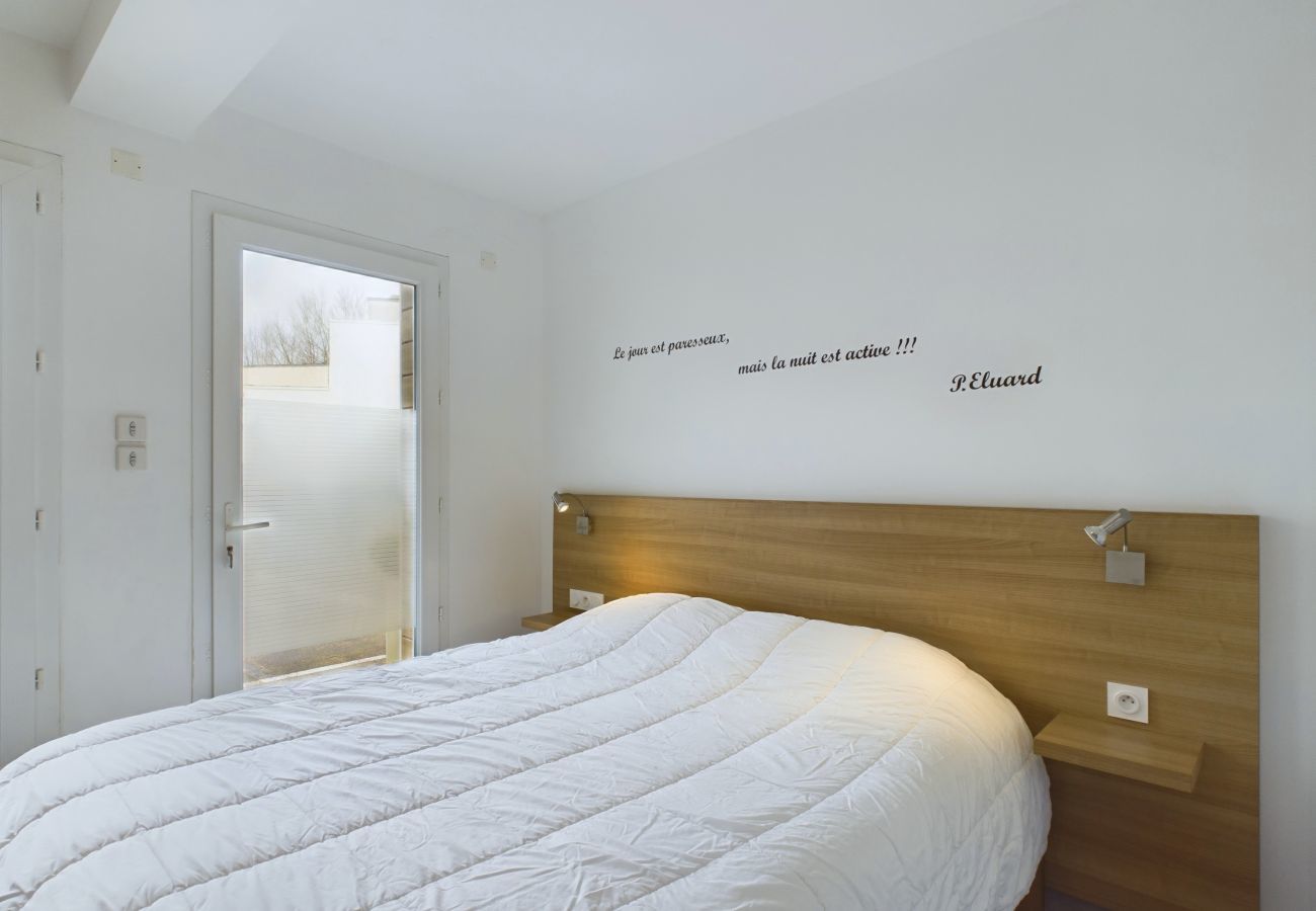 Apartment in La Tranche-sur-Mer - Apartment for 12 - sea view - Terrace