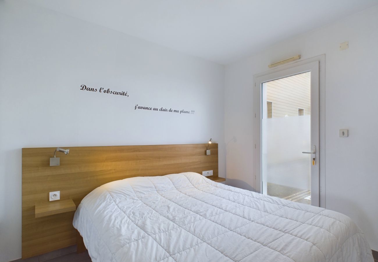 Apartment in La Tranche-sur-Mer - Apartment for 12 - sea view - Terrace