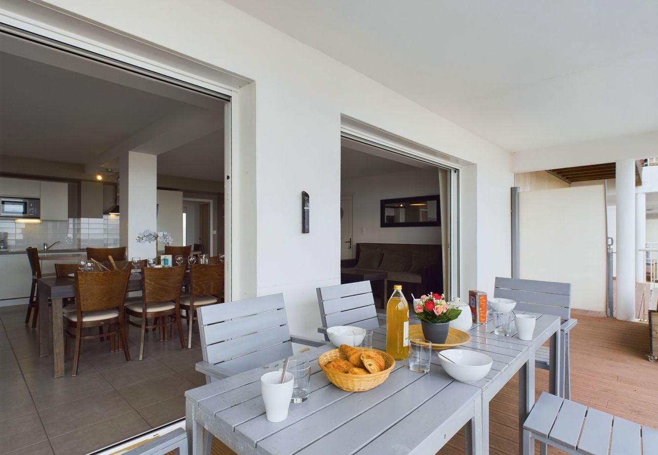 Apartment in La Tranche-sur-Mer - Apartment for 12 - sea view - Terrace