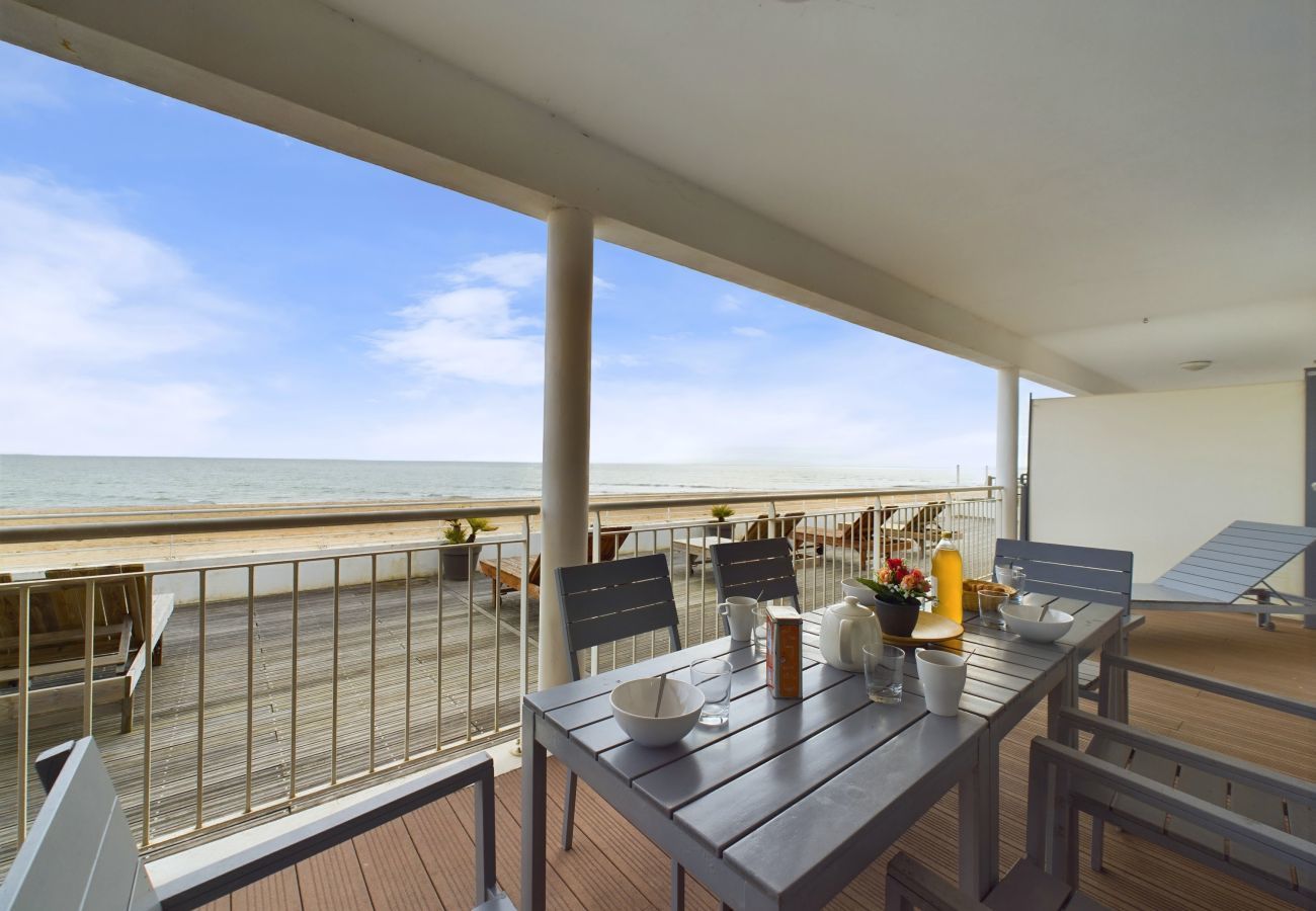 Apartment in La Tranche-sur-Mer - Apartment for 12 - sea view - Terrace