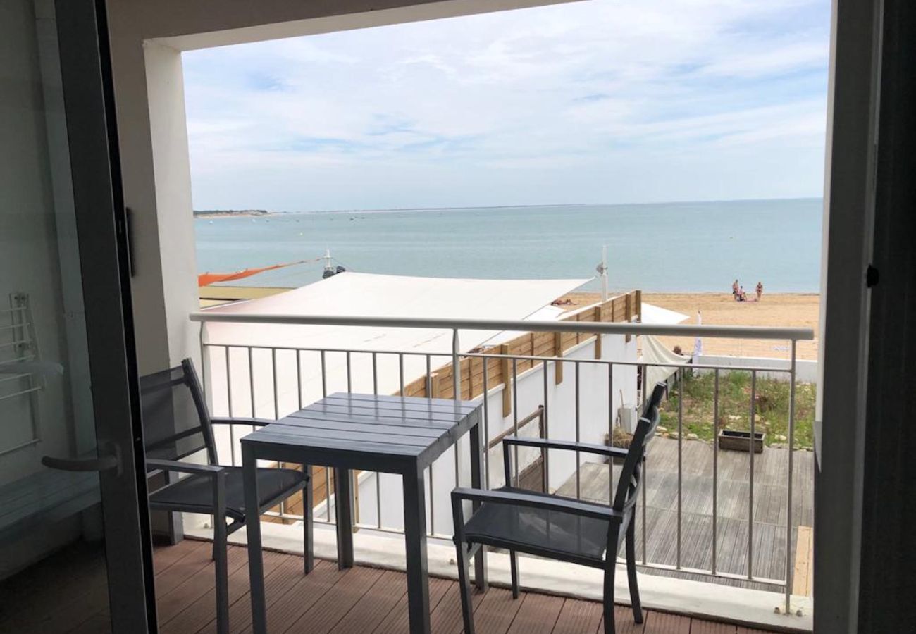 Apartment in La Tranche-sur-Mer - 50m from the beach, flat for 6, seaview