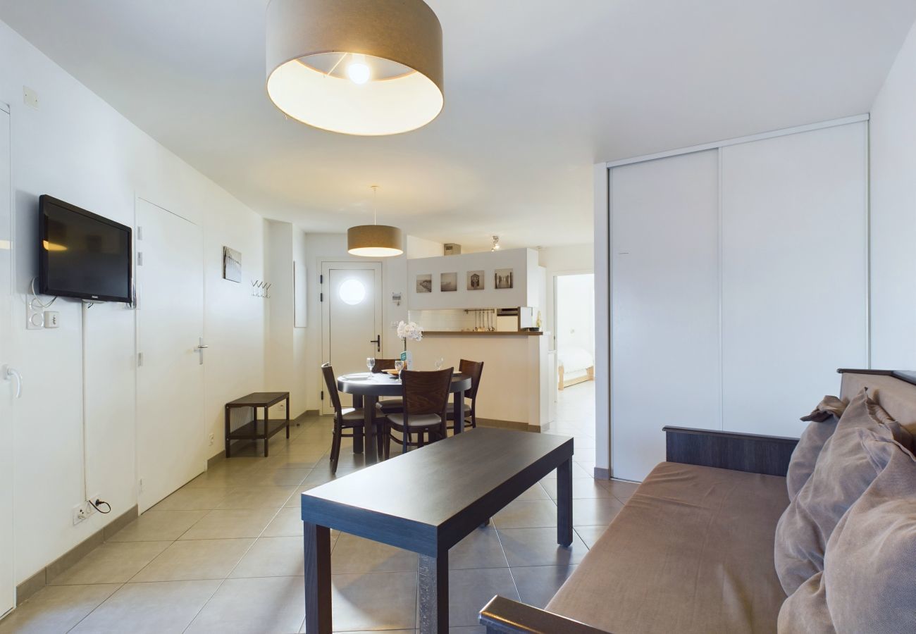 Apartment in La Tranche-sur-Mer - 50m from the beach, flat for 6, seaview