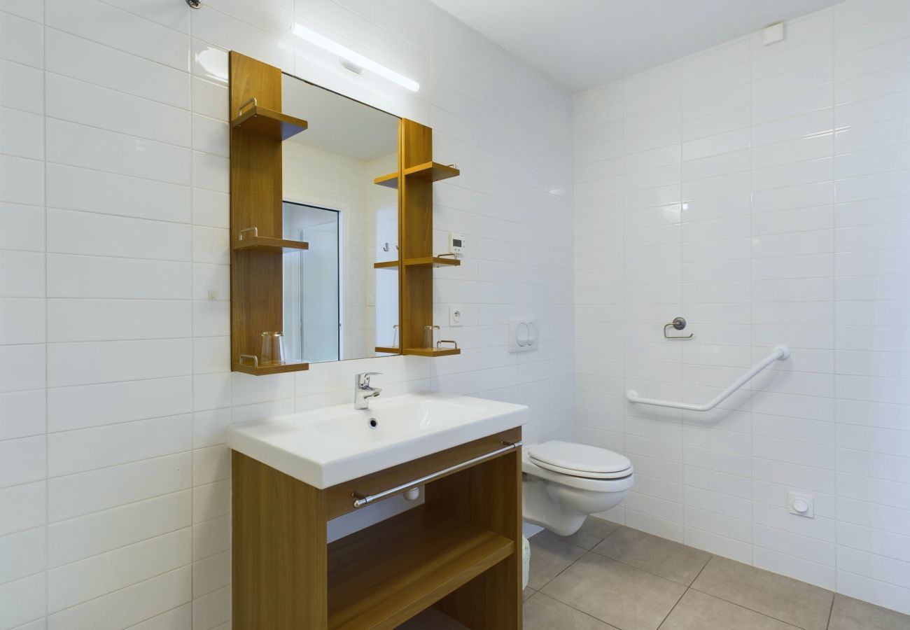 Apartment in La Tranche-sur-Mer - Seafront - Apartment for 12 - Terrace