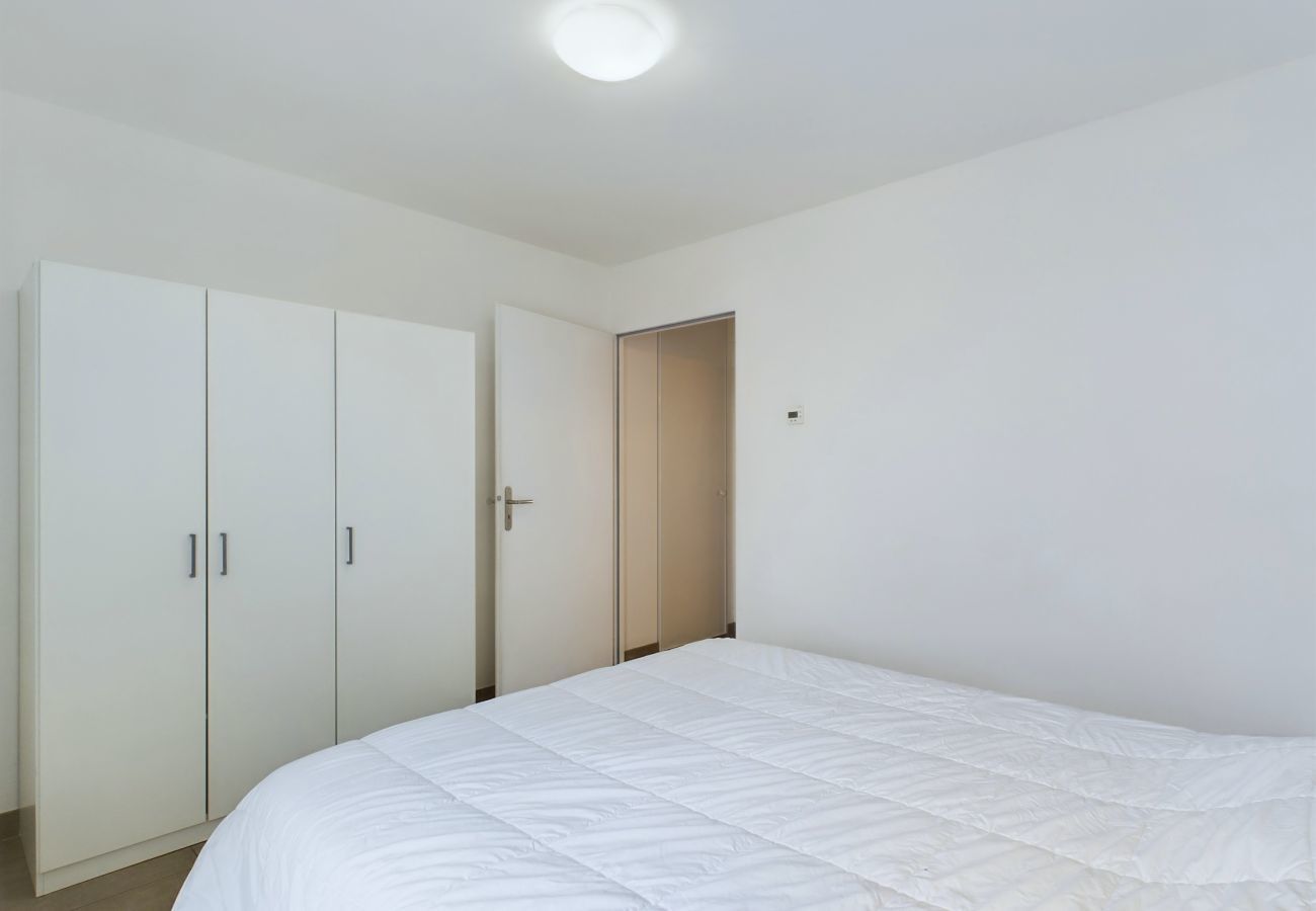 Apartment in La Tranche-sur-Mer - Seafront - Apartment for 12 - Terrace