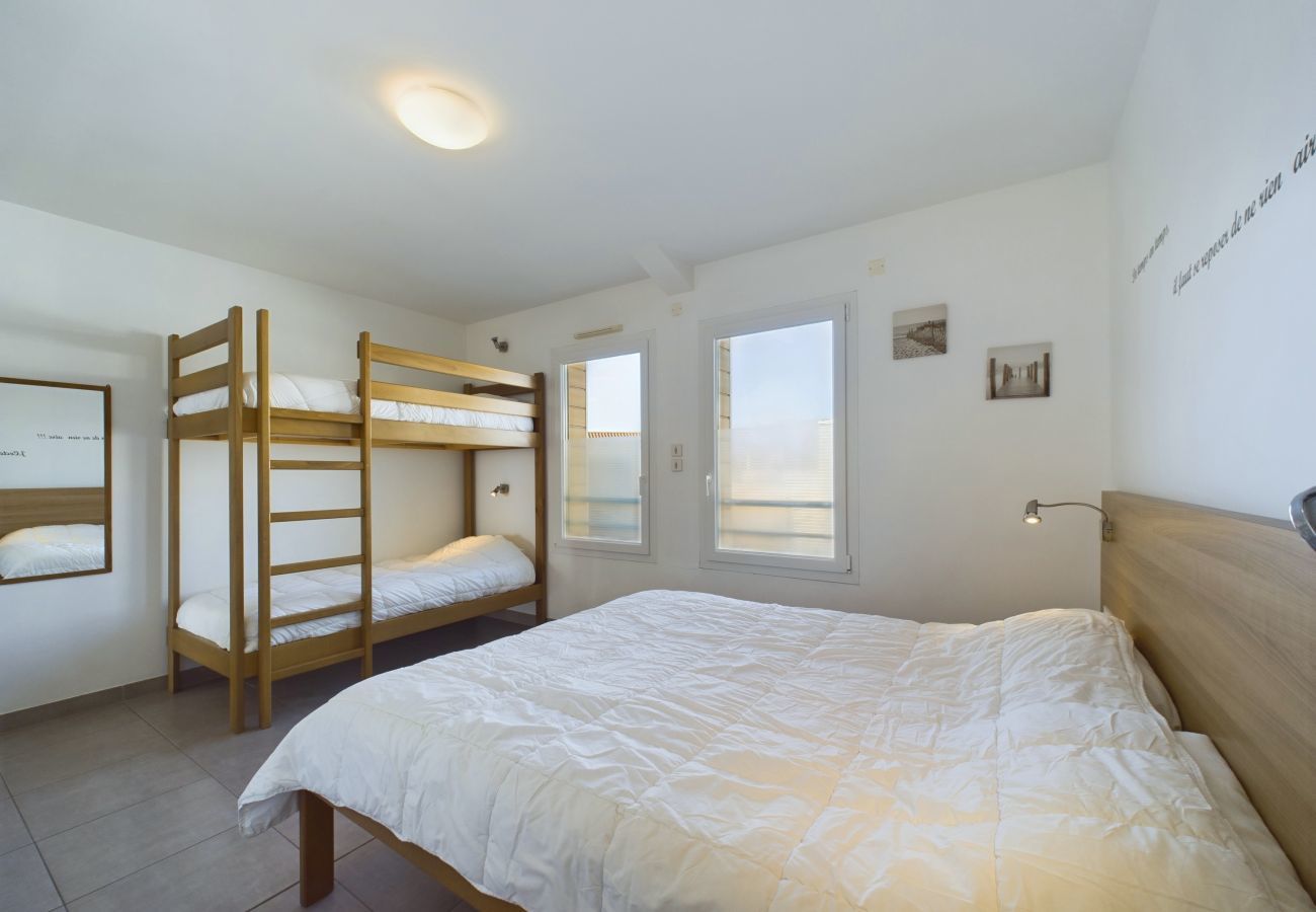 Apartment in La Tranche-sur-Mer - Sea view - large terrace - 12 people