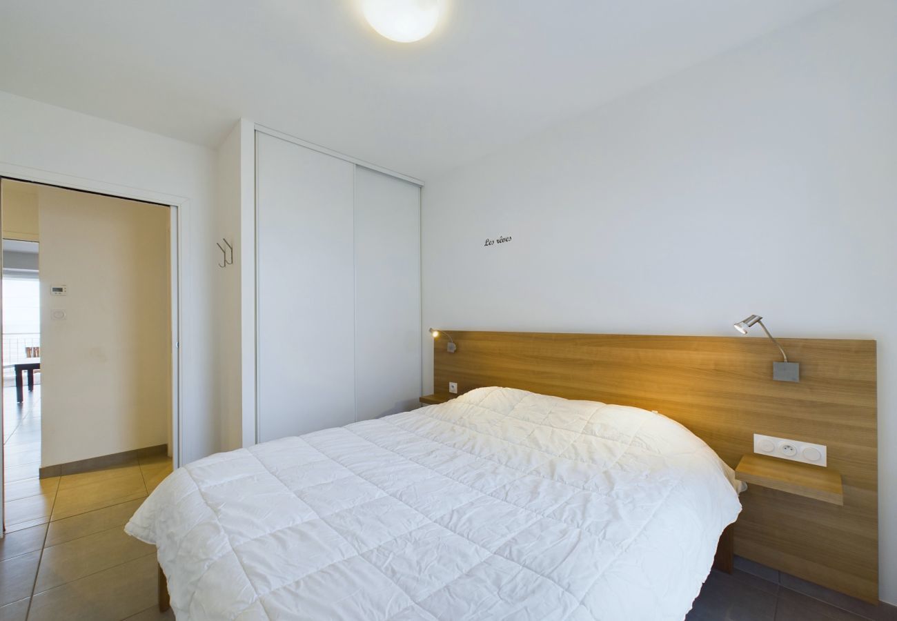 Apartment in La Tranche-sur-Mer - Seafront apartment for 6 - Terrace