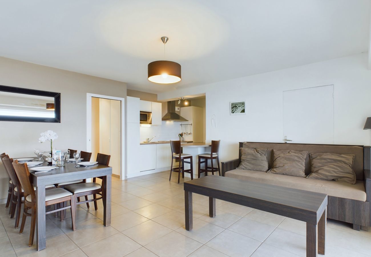 Apartment in La Tranche-sur-Mer - Seafront apartment for 6 - Terrace
