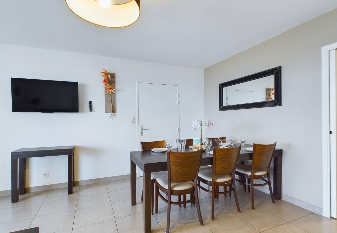 Apartment in La Tranche-sur-Mer - Seafront apartment for 6 - Terrace