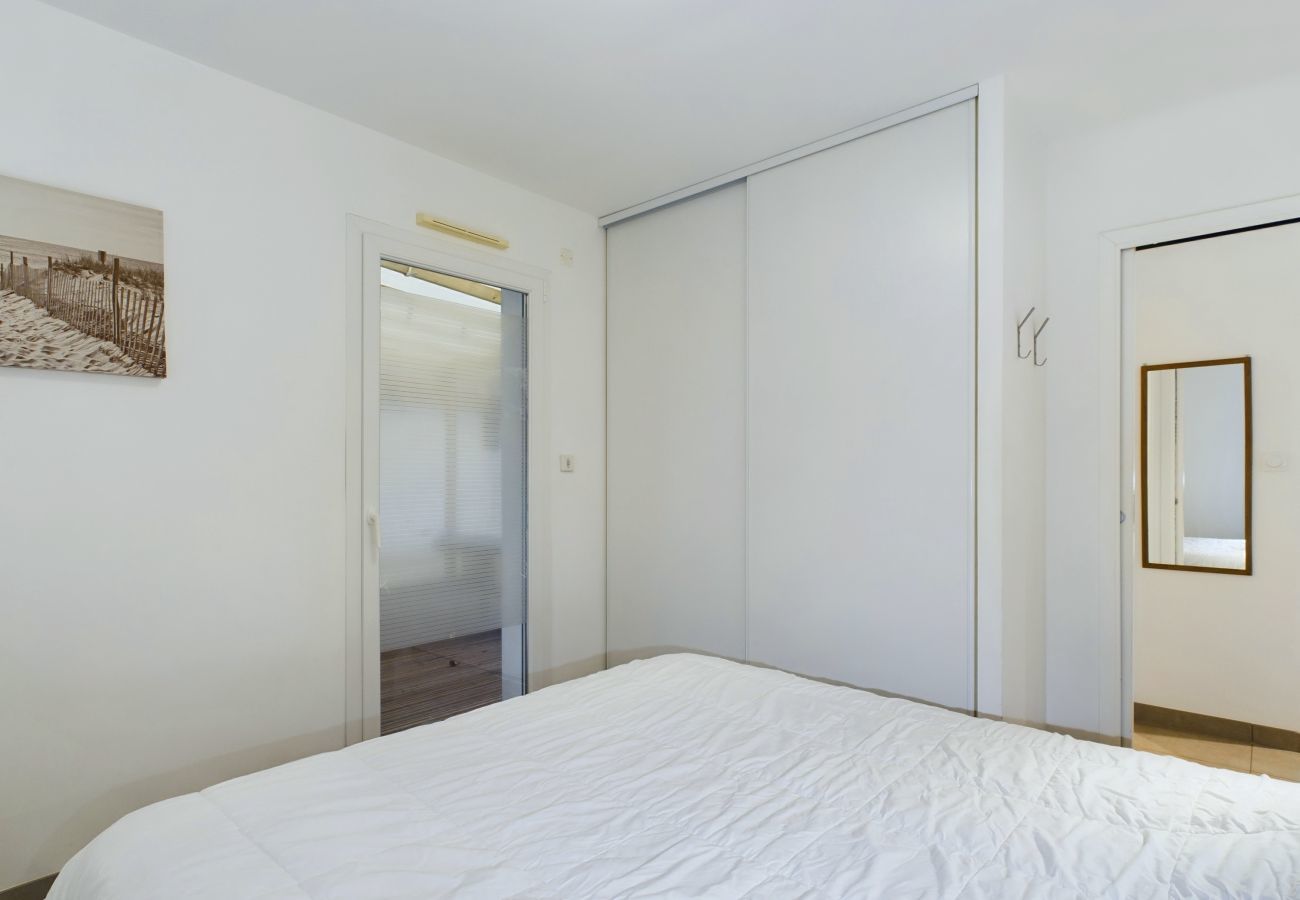 Apartment in La Tranche-sur-Mer - Sea view - Flat for 4 at La Tranche sur Mer