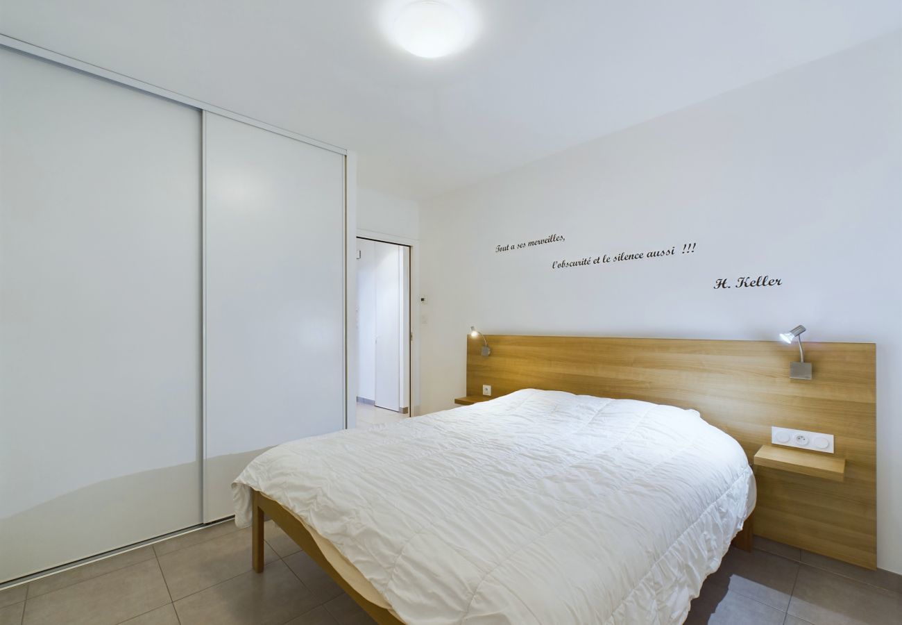 Apartment in La Tranche-sur-Mer - Sea view - Flat for 4 at La Tranche sur Mer