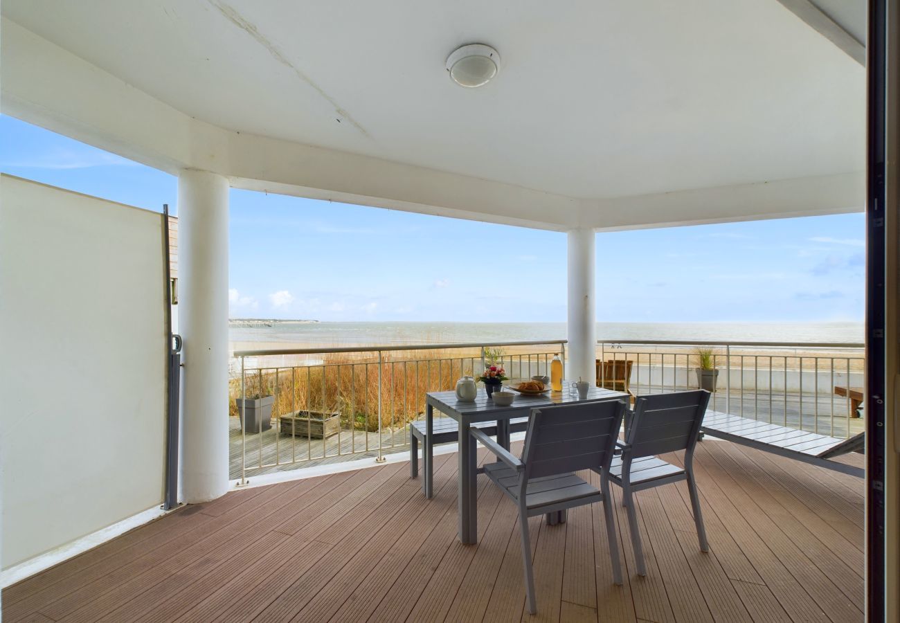 Apartment in La Tranche-sur-Mer - Sea view - Flat for 4 at La Tranche sur Mer
