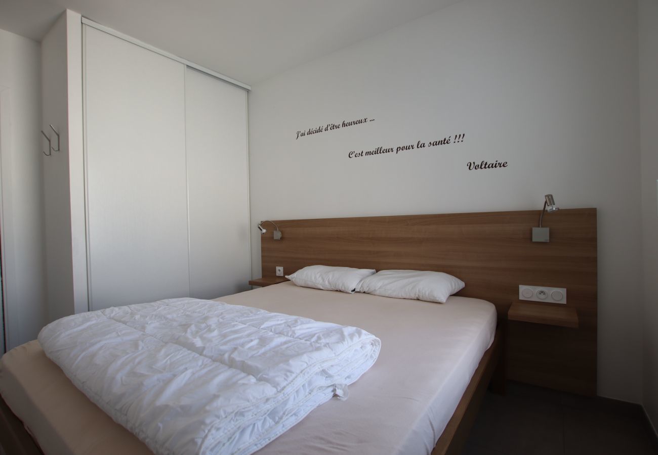 Apartment in La Tranche-sur-Mer -  Large terrace, for 12, sublime sea view