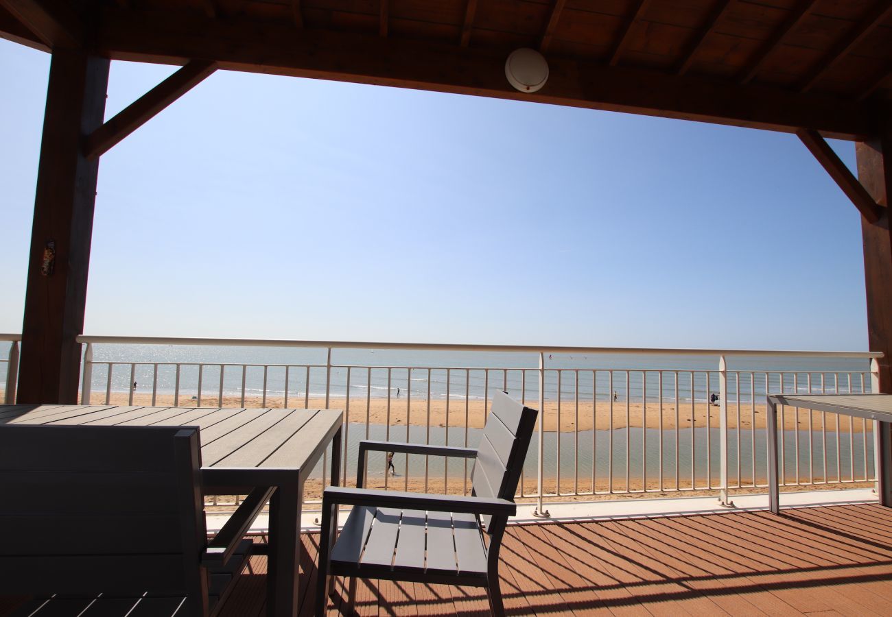Apartment in La Tranche-sur-Mer -  Large terrace, for 12, sublime sea view