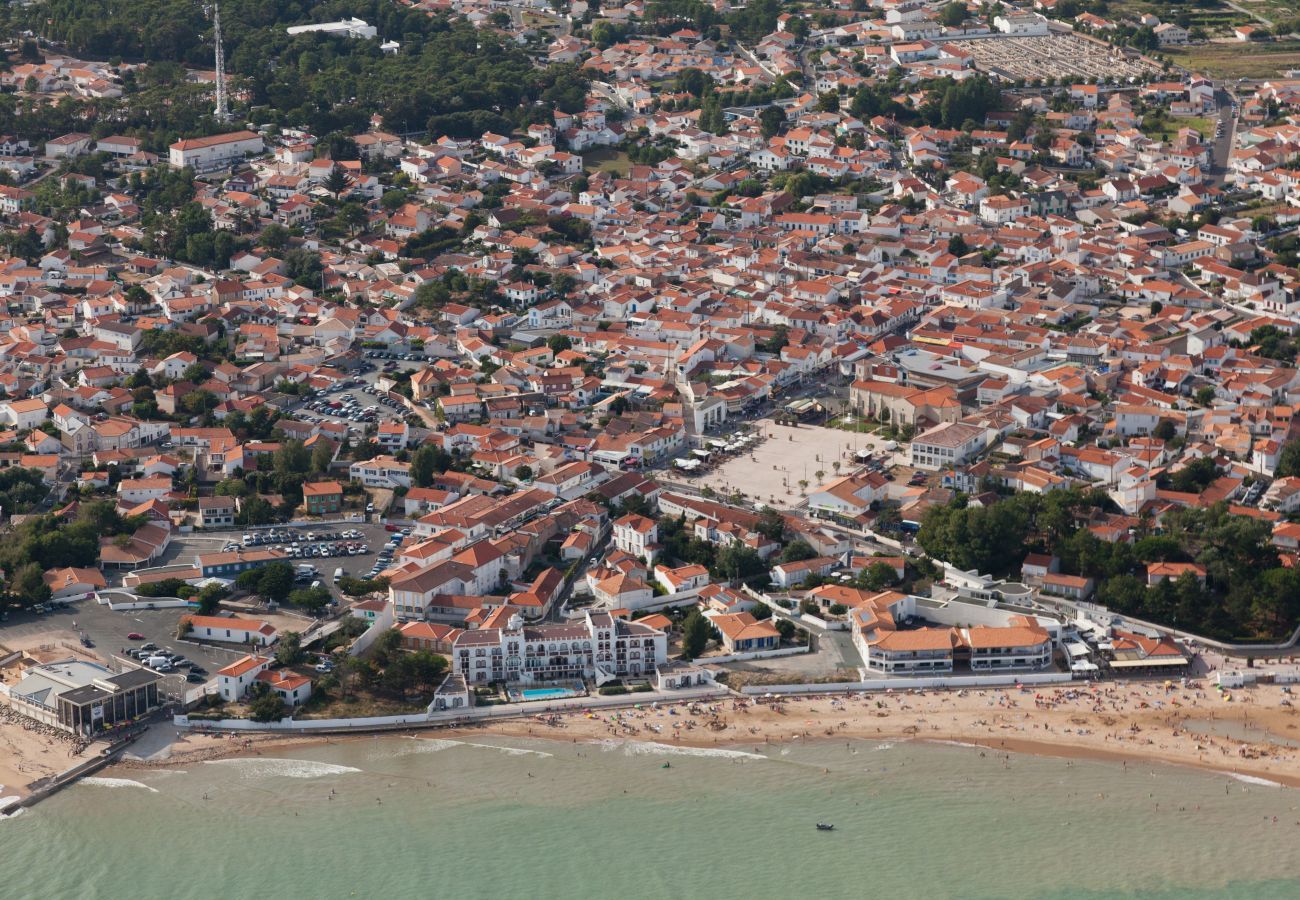 Apartment in La Tranche-sur-Mer -  Large terrace, for 12, sublime sea view