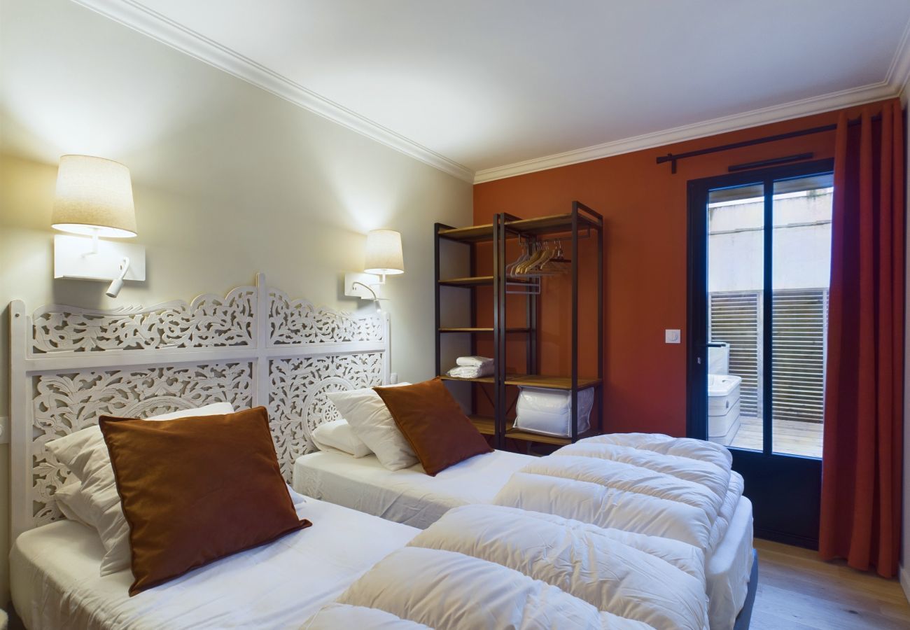 House in Saint-Gilles-Croix-de-Vie - House in the heart of St-Gilles for 6 - Jacuzzi