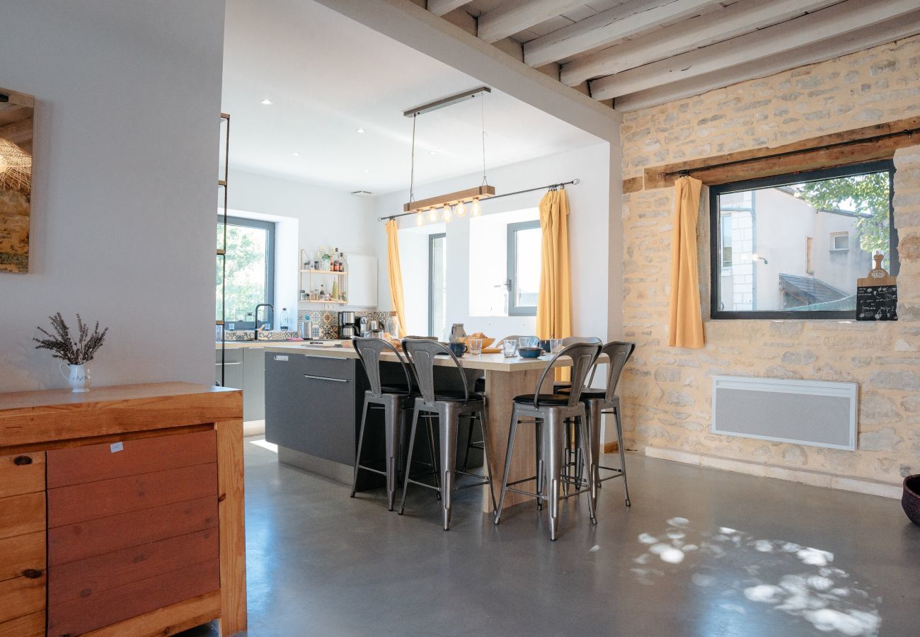 House in Coly - In the heart of the village, house for 8 with pool