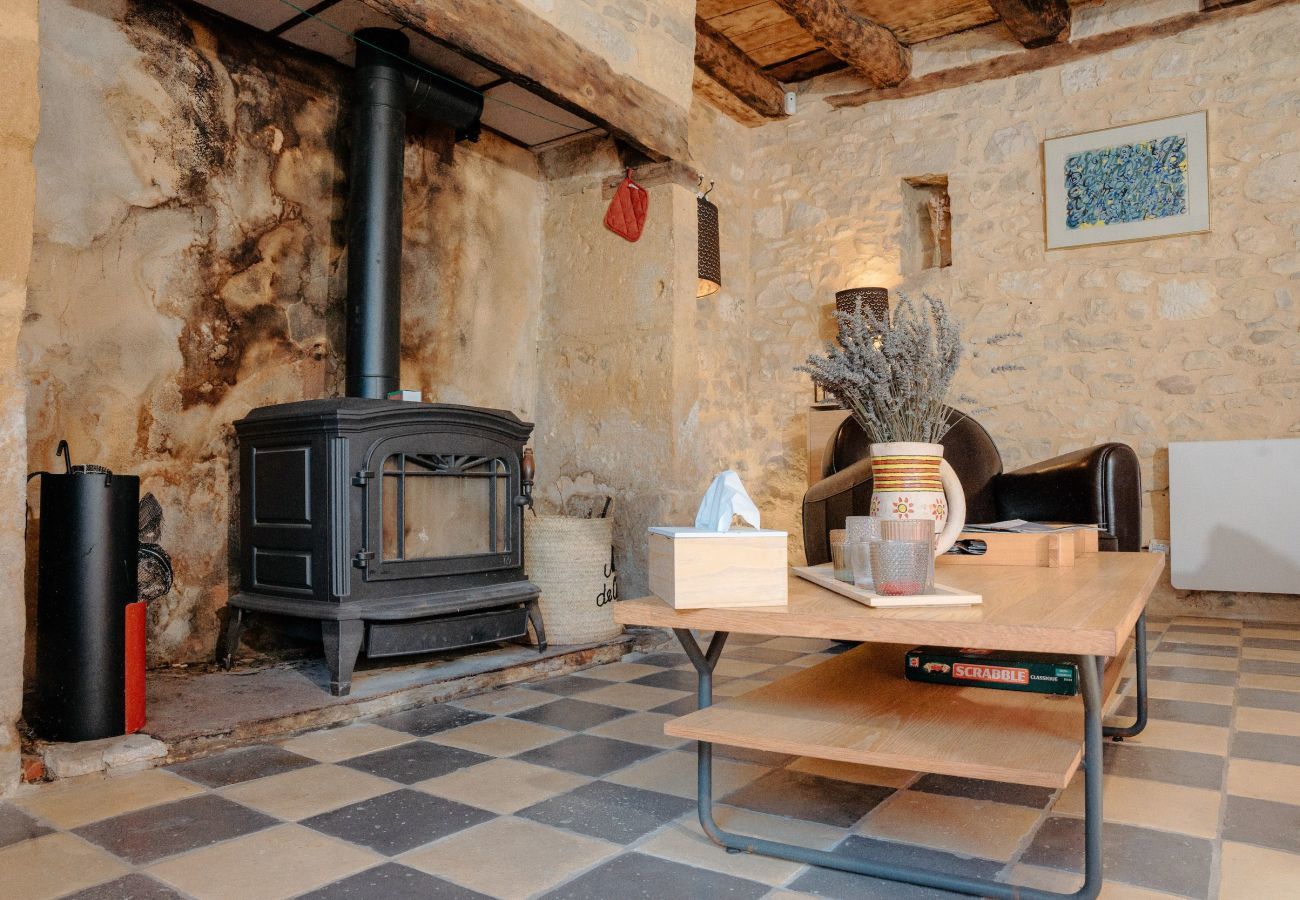 House in Coly - In the heart of the village, house for 8 with pool
