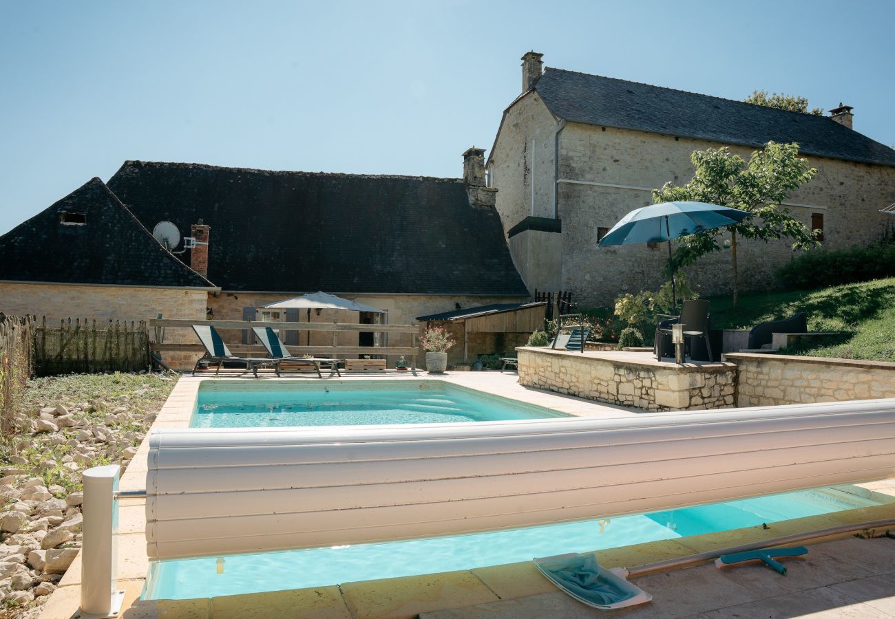 House in Coly - In the heart of the village, house for 8 with pool