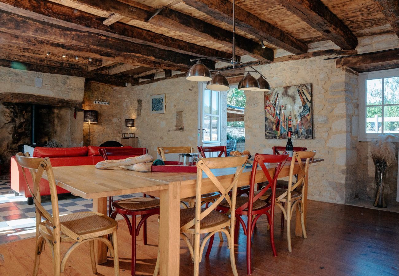House in Coly - In the heart of the village, house for 8 with pool