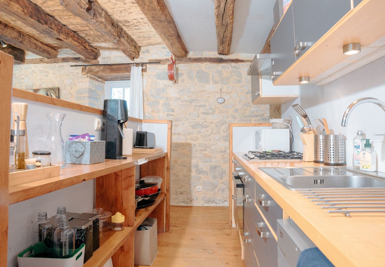 House in Coly - In the heart of the village, house for 8 with pool