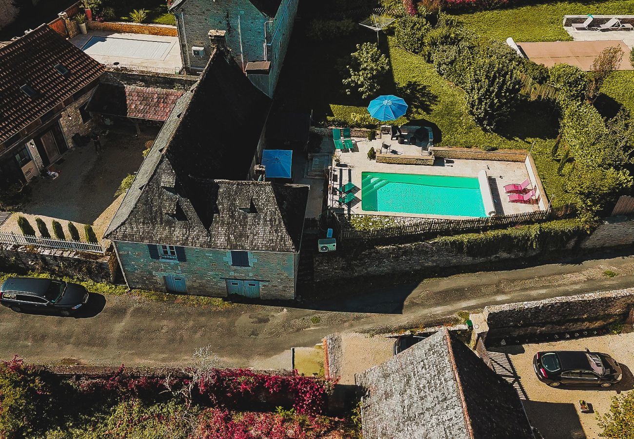 House in Coly - In the heart of the village, house for 8 with pool