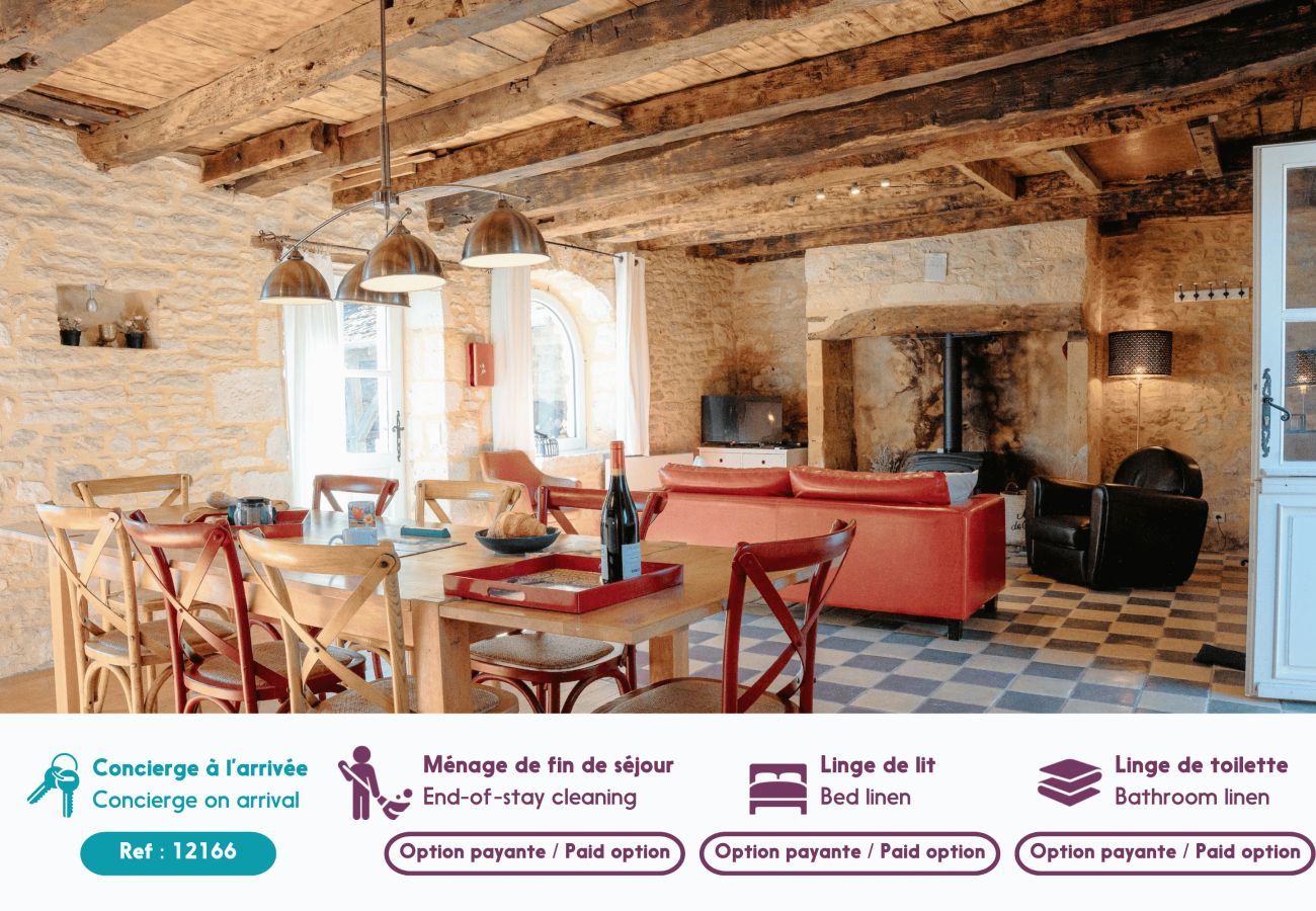 House in Coly - In the heart of the village, house for 8 with pool