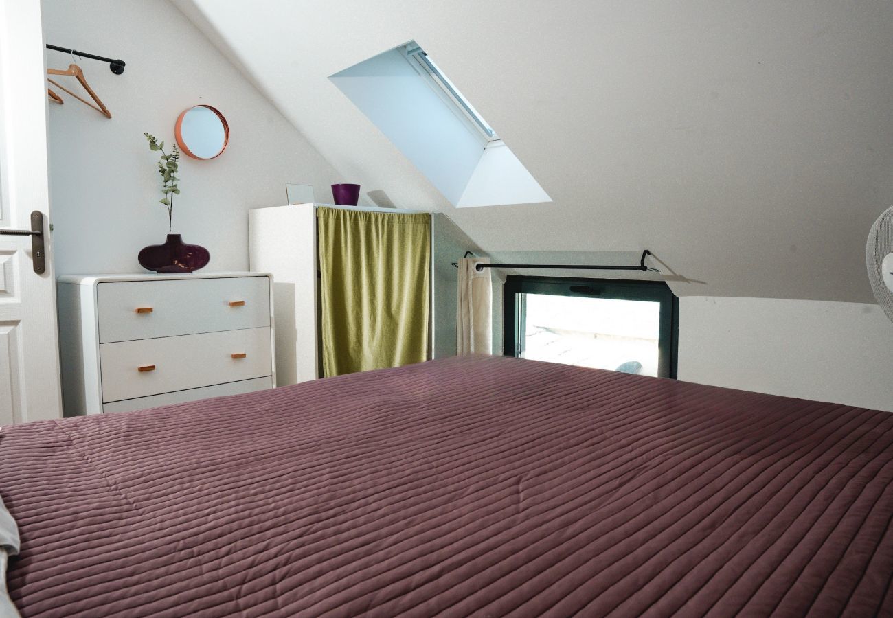House in Coly - In the heart of the village, house for 8 with pool