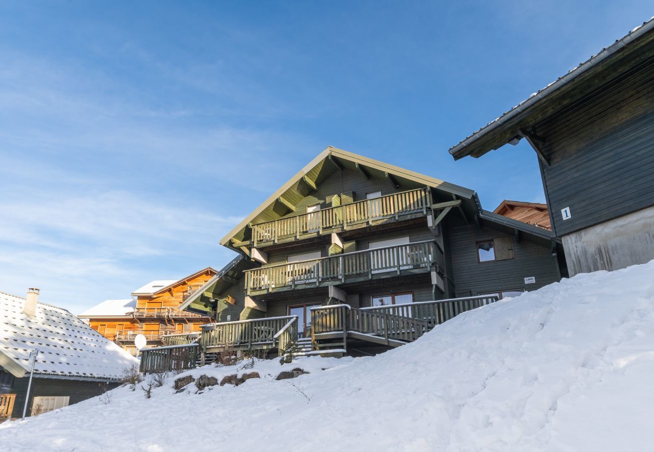 Apartment in Le Dévoluy - 200m from the ski slopes, flat for 4