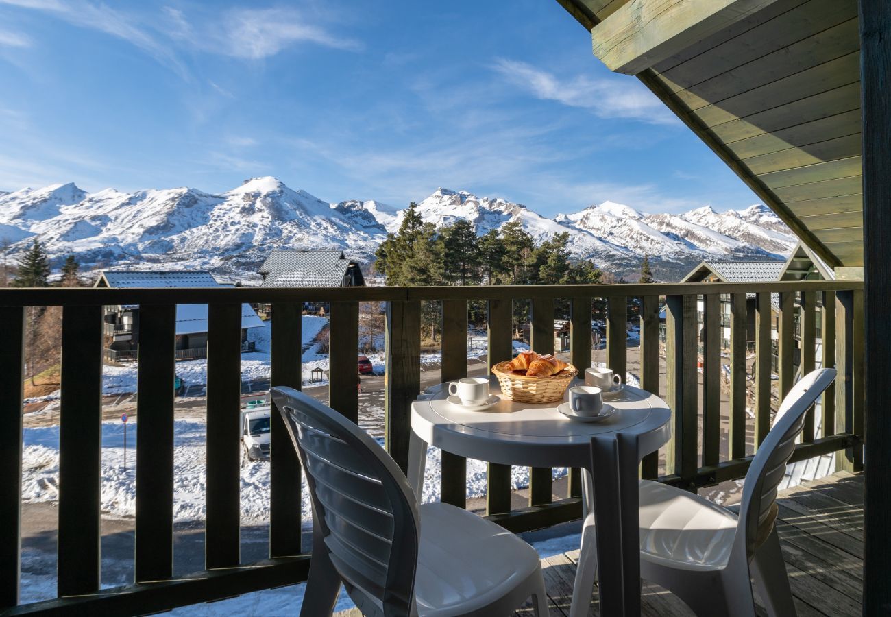 Apartment in Le Dévoluy - 200m from the ski slopes, flat for 4