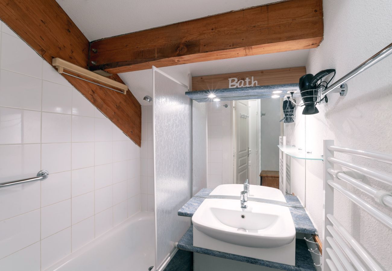 Apartment in Le Dévoluy - 200m from the ski slopes, flat for 4