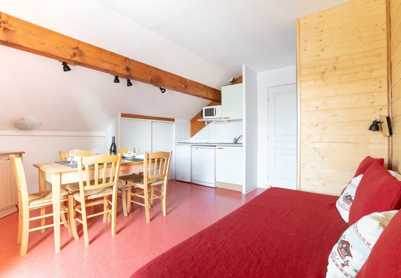Apartment in Le Dévoluy - 200m from the ski slopes, flat for 4