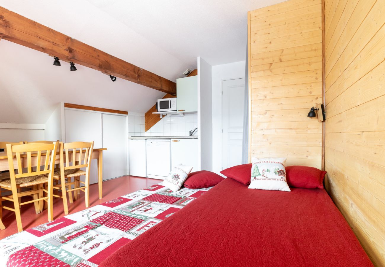 Apartment in Le Dévoluy - 200m from the ski slopes, flat for 4