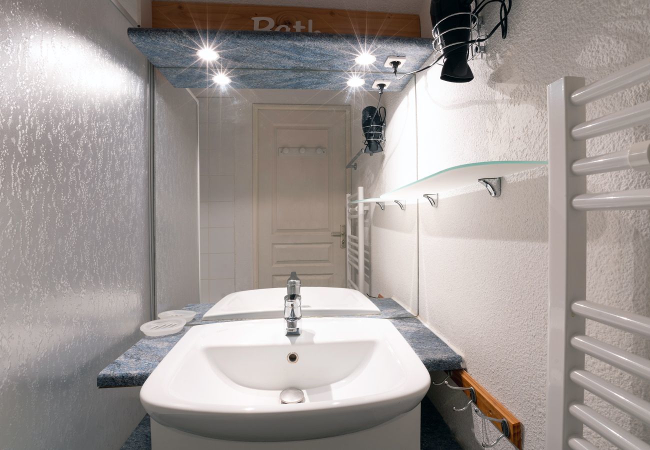Apartment in Le Dévoluy - 200m from the ski slopes, flat for 4