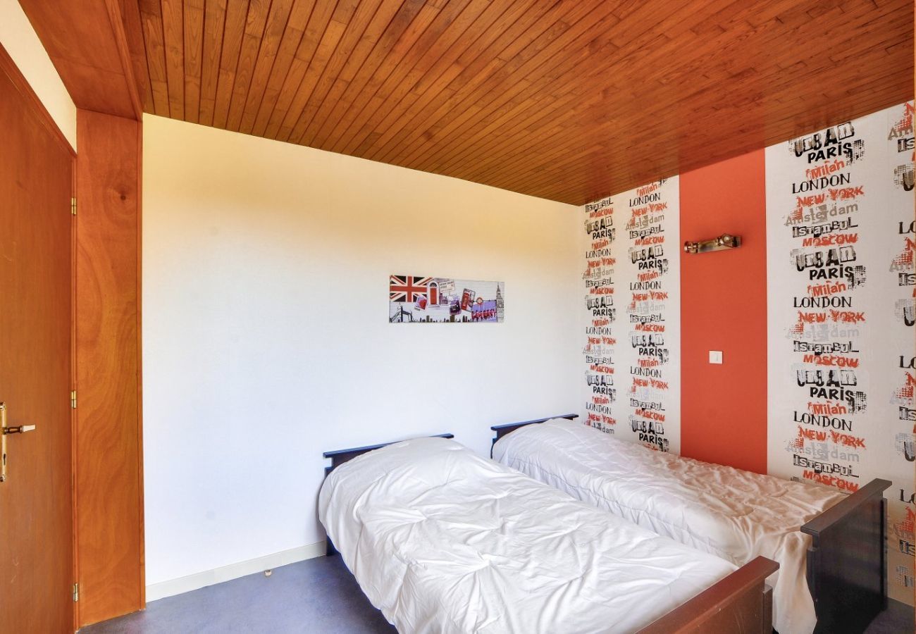 House in Salignac-Eyvigues - Charming house with swimming pool for 6