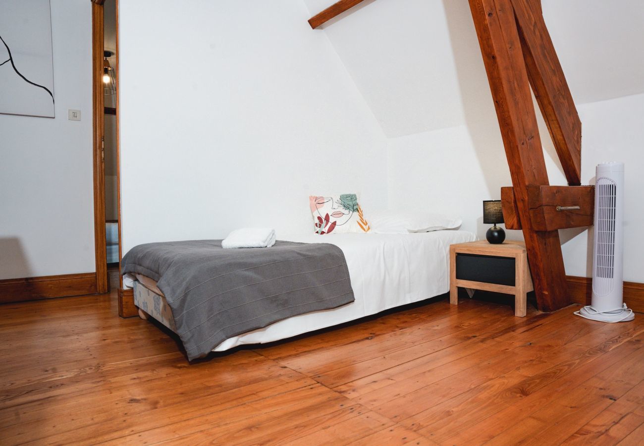House in La Chapelle-Aubareil - Large house for 15 with pool and tennis court