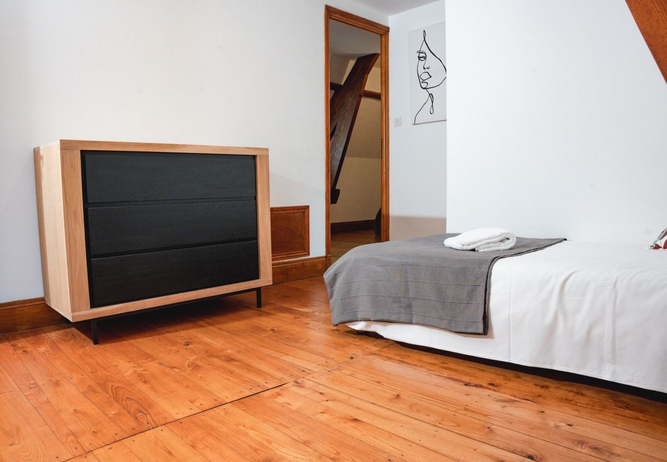 House in La Chapelle-Aubareil - Large house for 15 with pool and tennis court