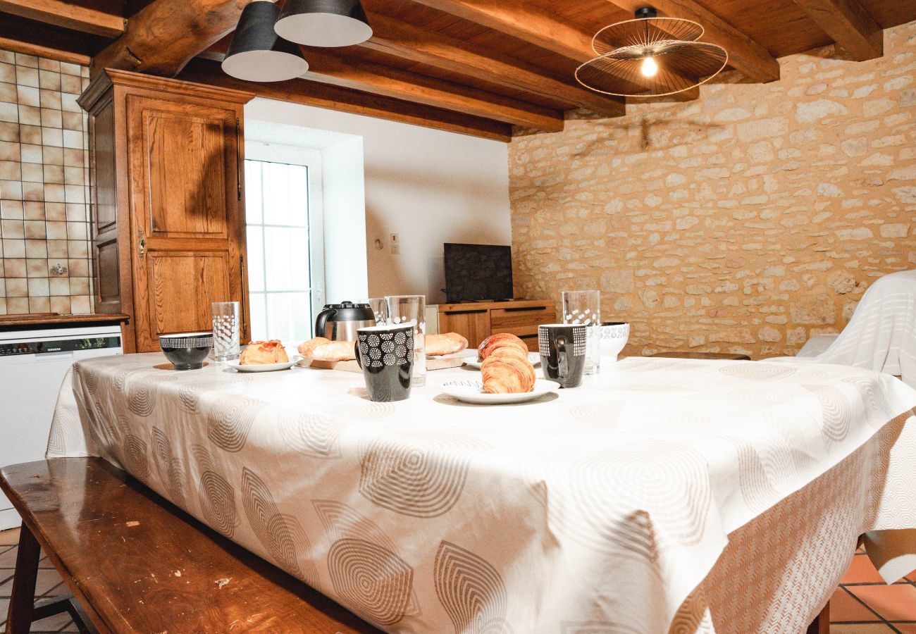 House in La Chapelle-Aubareil - Large house for 15 with pool and tennis court