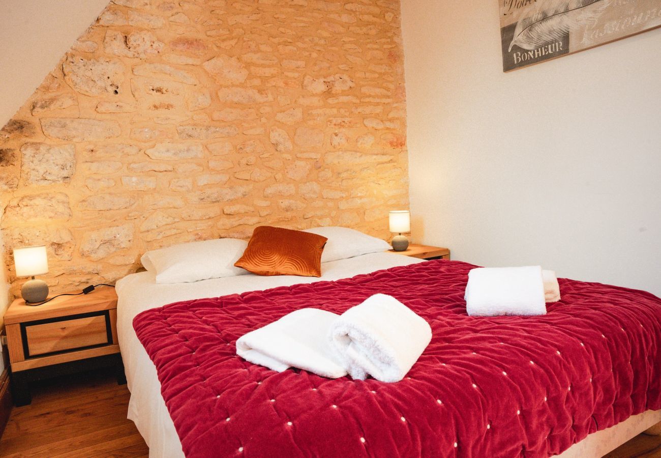 House in La Chapelle-Aubareil - Large house for 15 with pool and tennis court