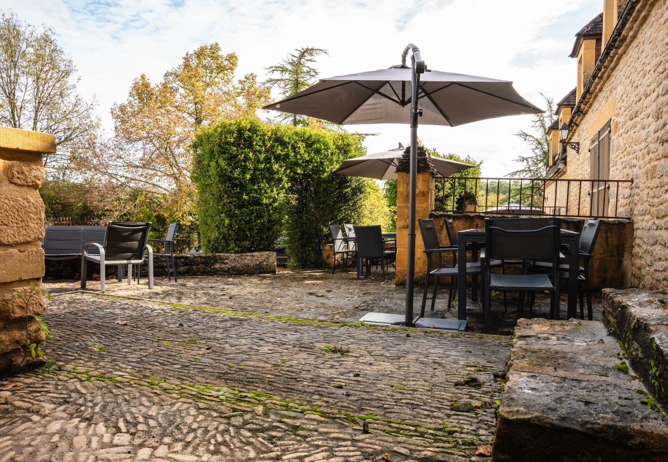 House in La Chapelle-Aubareil - Large house for 15 with pool and tennis court