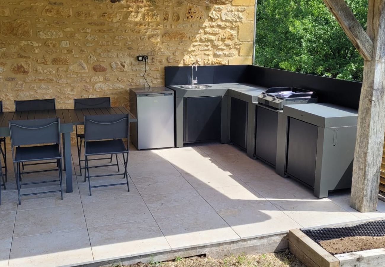 House in La Chapelle-Aubareil - Large house for 15 with pool and tennis court