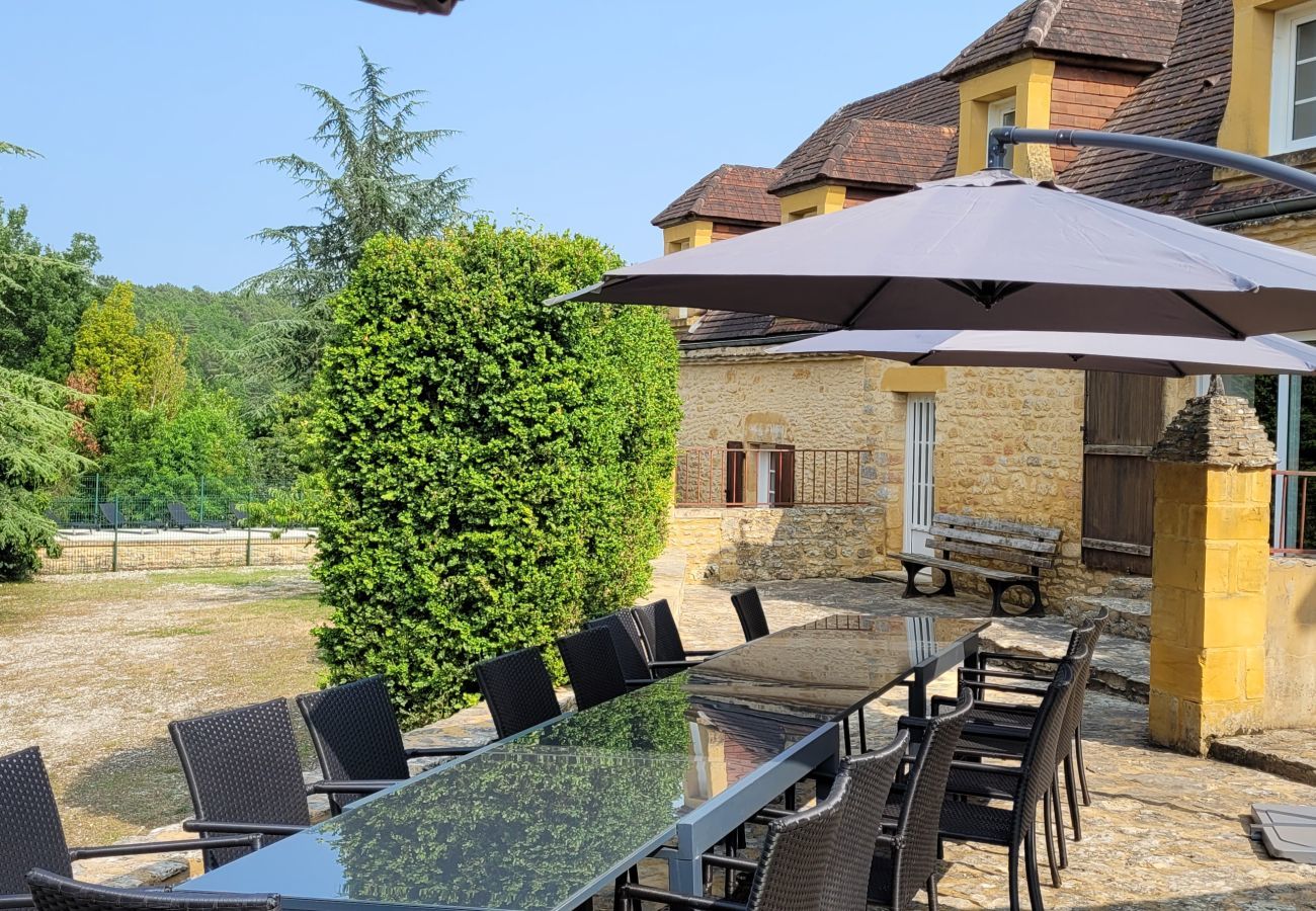 House in La Chapelle-Aubareil - Large house for 15 with pool and tennis court