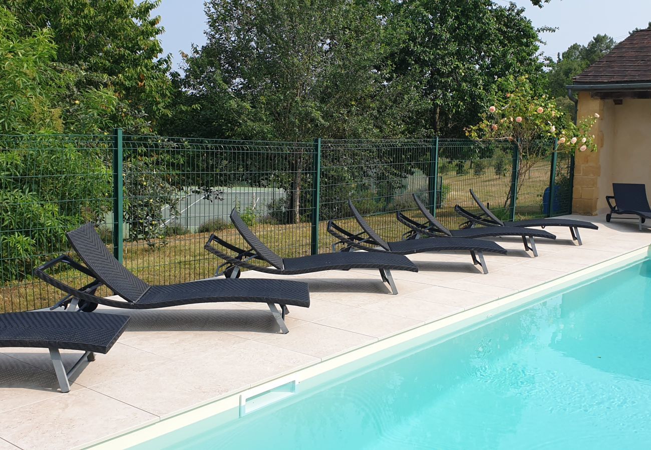 House in La Chapelle-Aubareil - Large house for 15 with pool and tennis court