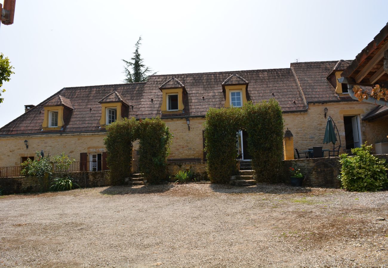 House in La Chapelle-Aubareil - Large house for 15 with pool and tennis court