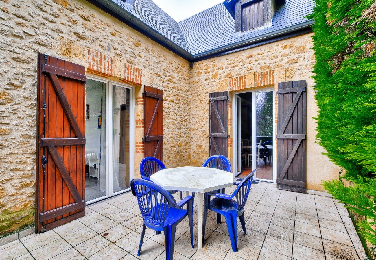 House in Sarlat-la-Canéda - Stone house with a terrace, ideal for 4 people