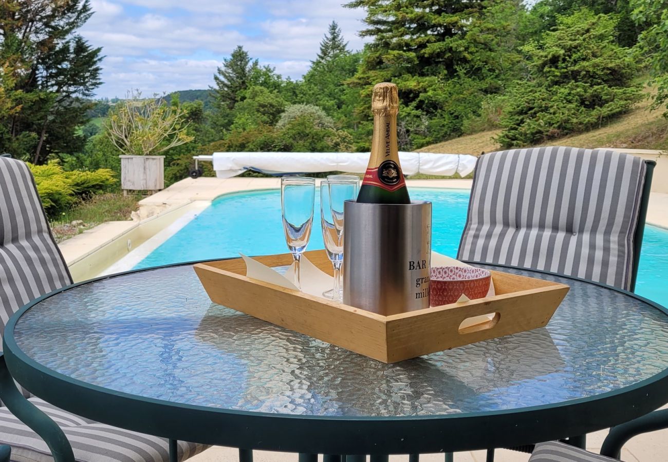 House in Auriac-du-Périgord - Estate for 8 people with swimming pool