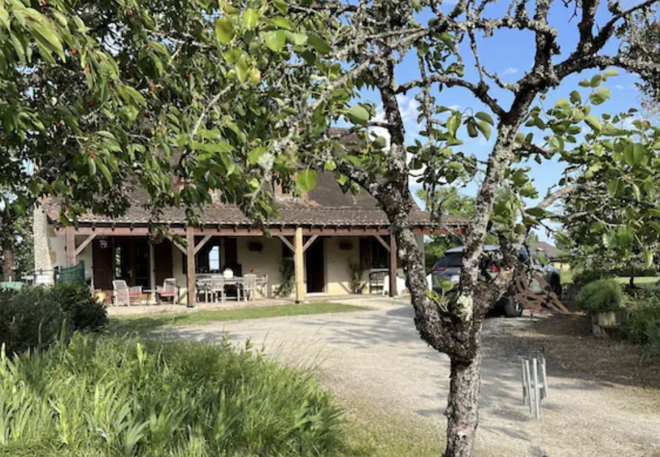 House in Plazac - Stone house with swimming pool and large garden